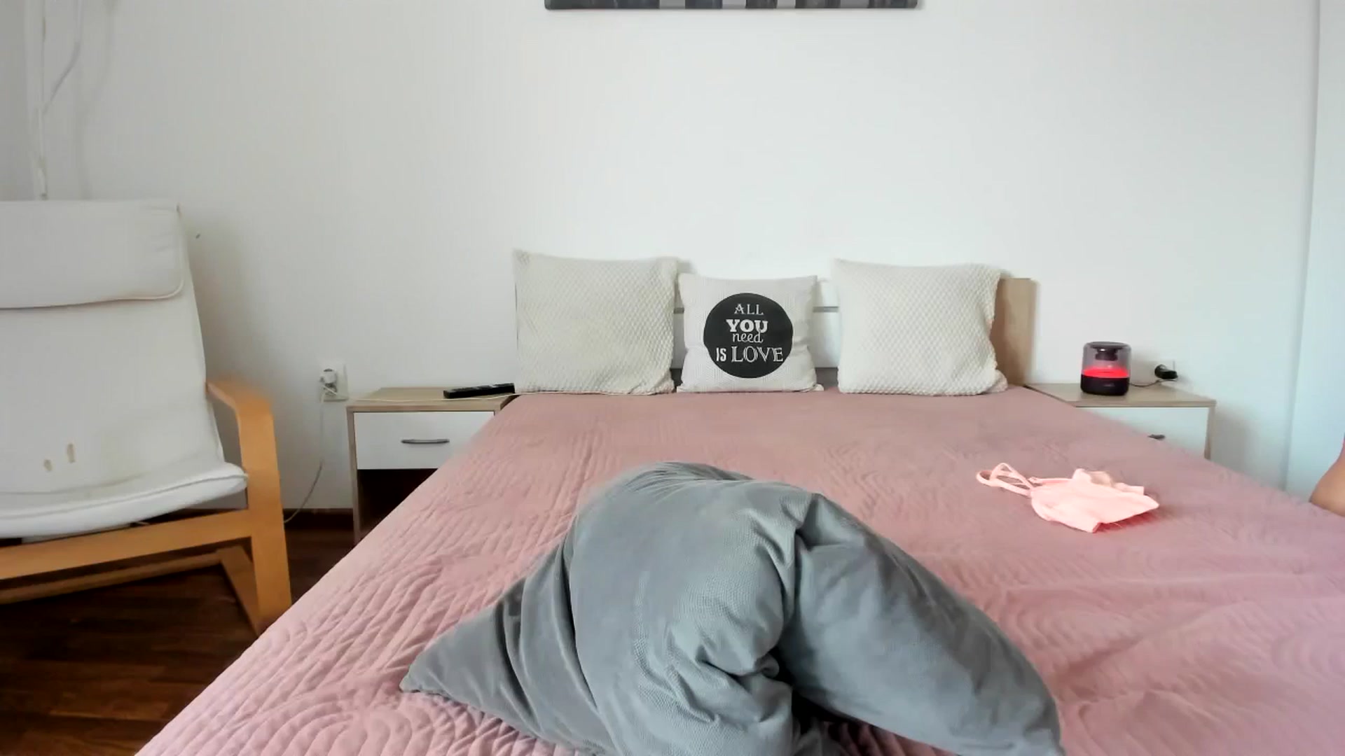 Gallery image thumbnail from Saandruskaa's myfreecams stream on, 10/20/2023, 12:15 image 14 of 20