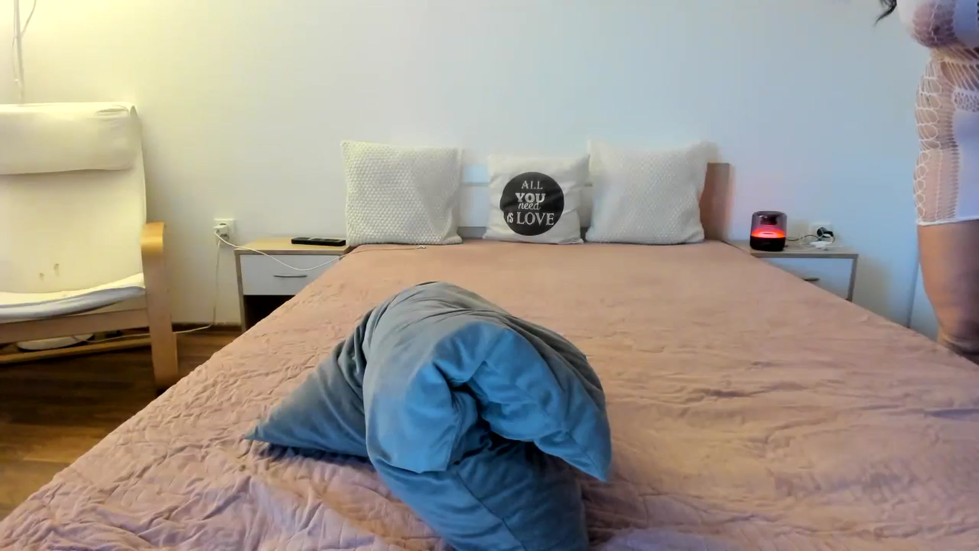 Gallery image thumbnail from Saandruskaa's myfreecams stream on, 11/14/2023, 16:00 image 7 of 20
