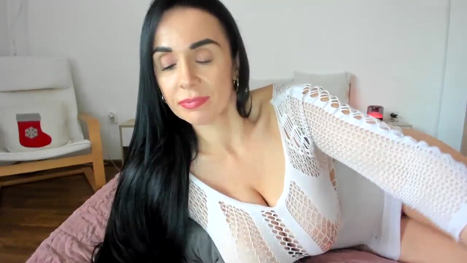 Gallery image thumbnail from Saandruskaa's myfreecams stream on, 11/19/2023, 11:41 image 9 of 20