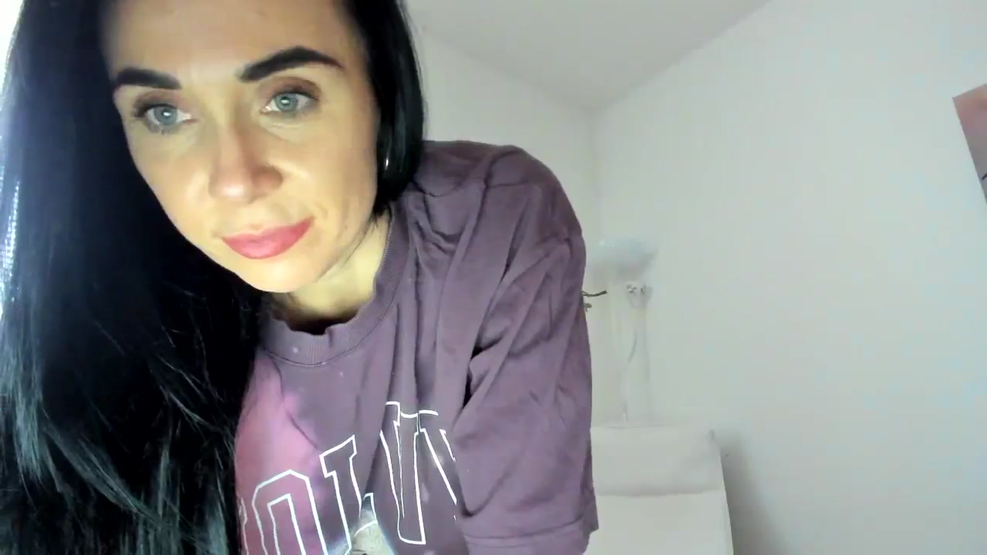 Gallery image thumbnail from Saandruskaa's myfreecams stream on, 11/19/2023, 13:37 image 16 of 20