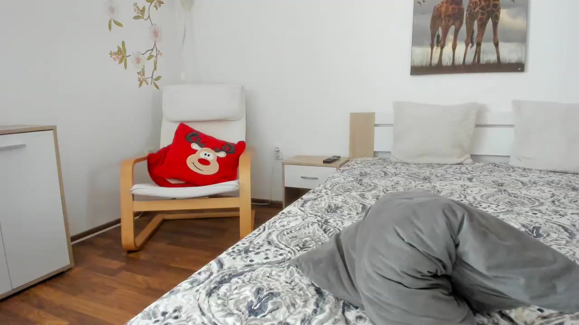 Gallery image thumbnail from Saandruskaa's myfreecams stream on, 12/03/2023, 14:36 image 13 of 20