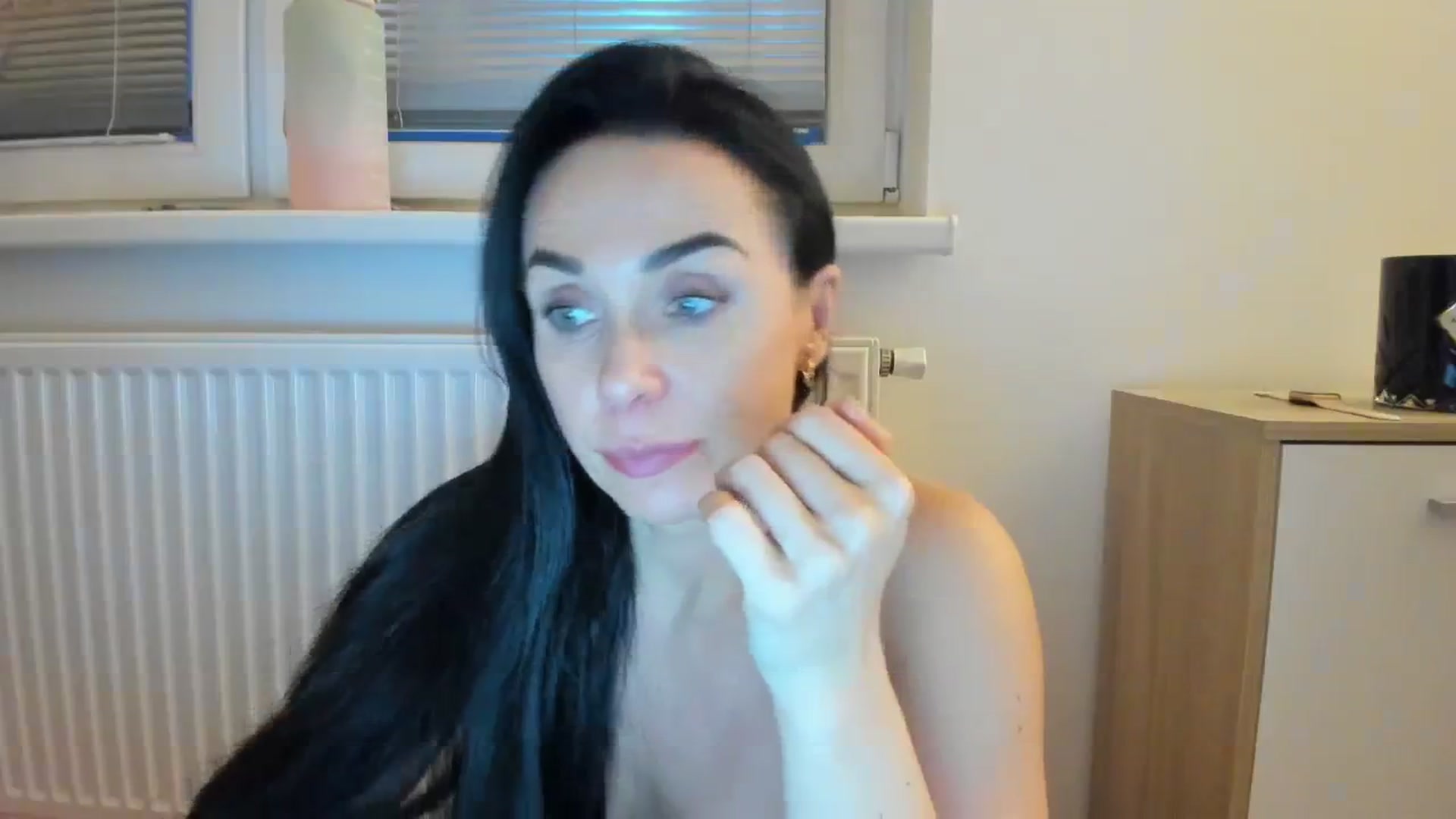Gallery image thumbnail from Saandruskaa's myfreecams stream on, 12/08/2023, 15:38 image 9 of 20
