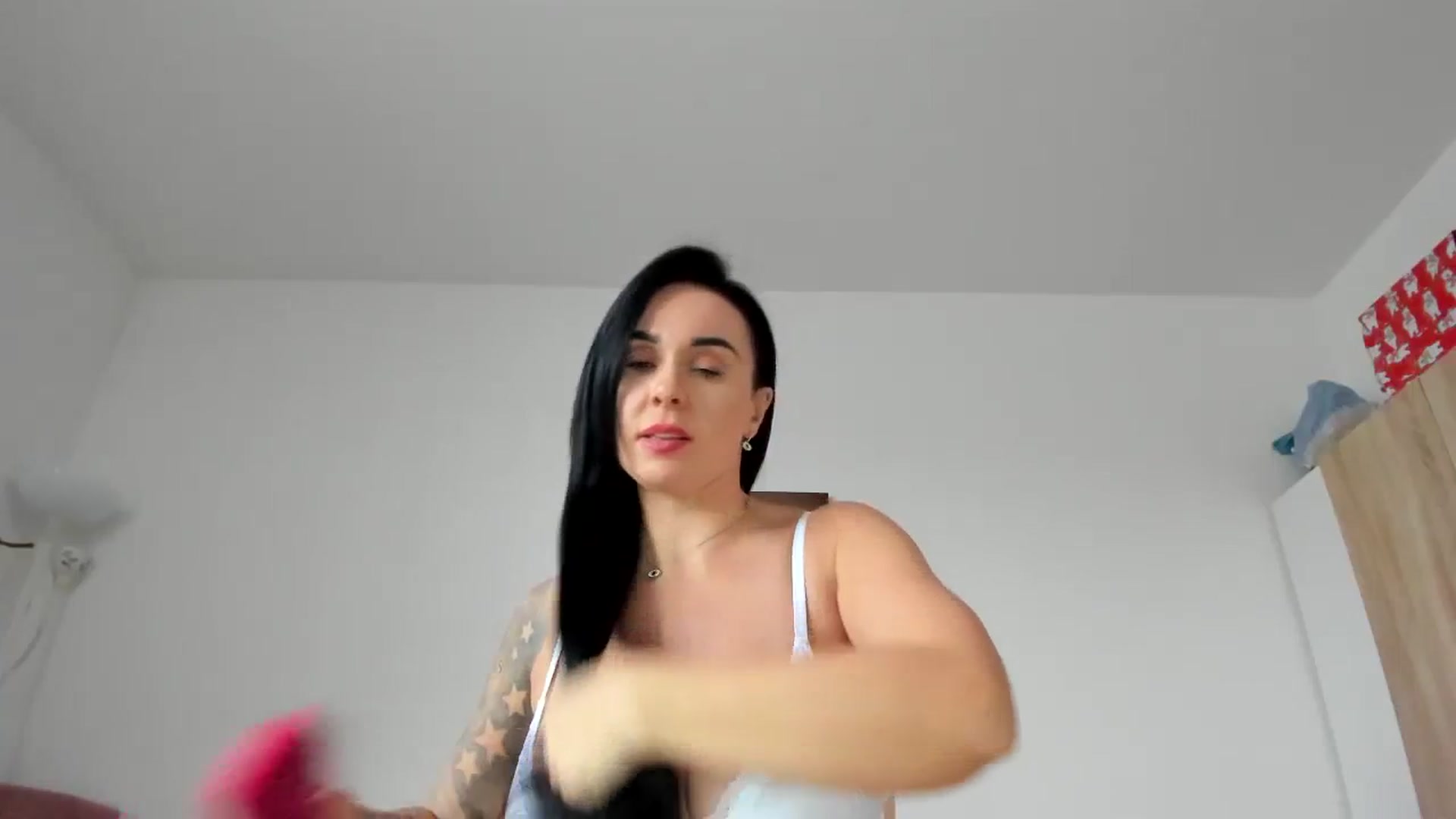 Gallery image thumbnail from Saandruskaa's myfreecams stream on, 12/23/2023, 13:34 image 5 of 20