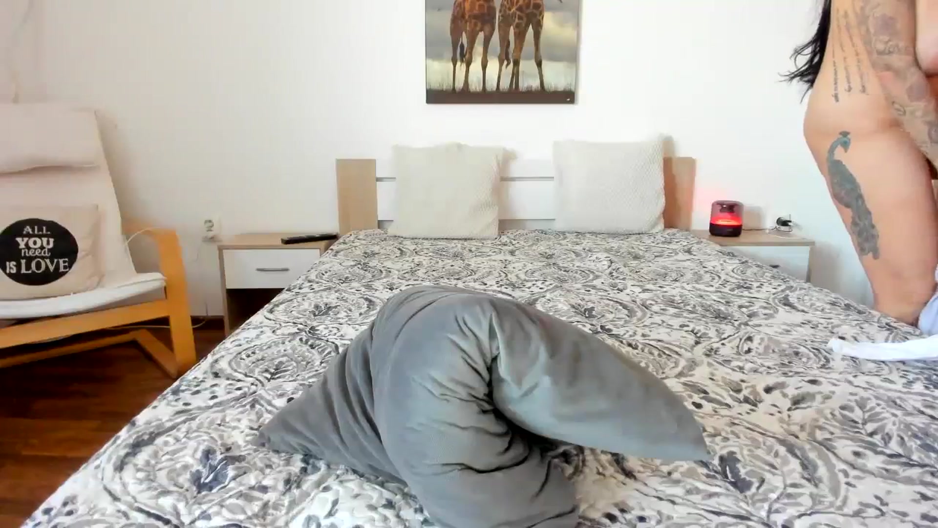 Gallery image thumbnail from Saandruskaa's myfreecams stream on, 01/09/2024, 14:08 image 15 of 20