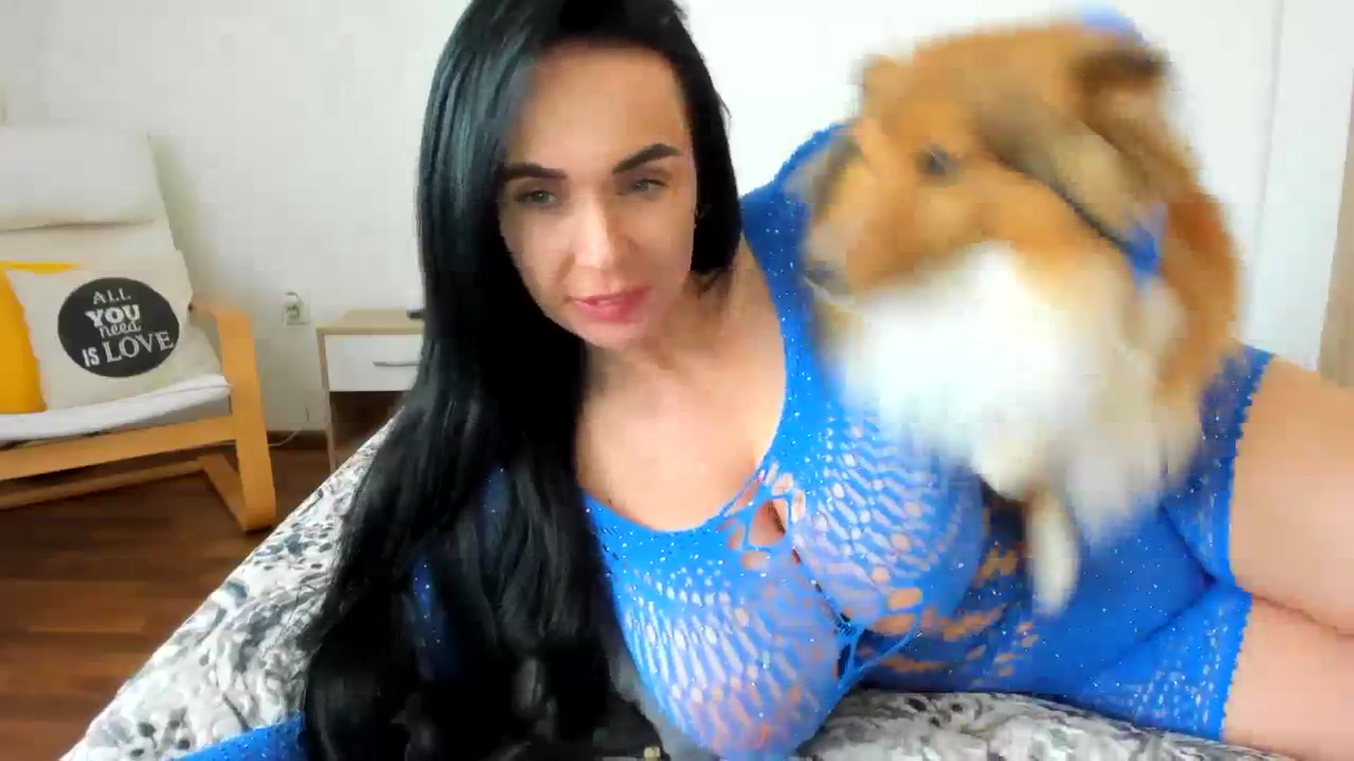 Gallery image thumbnail from Saandruskaa's myfreecams stream on, 04/05/2024, 12:53 image 12 of 20