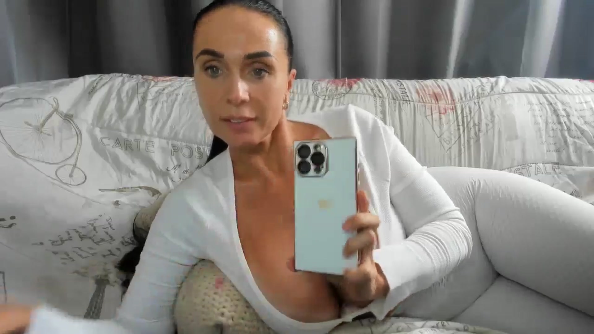 Gallery image thumbnail from Saandruskaa's myfreecams stream on, 06/29/2024, 20:04 image 12 of 20