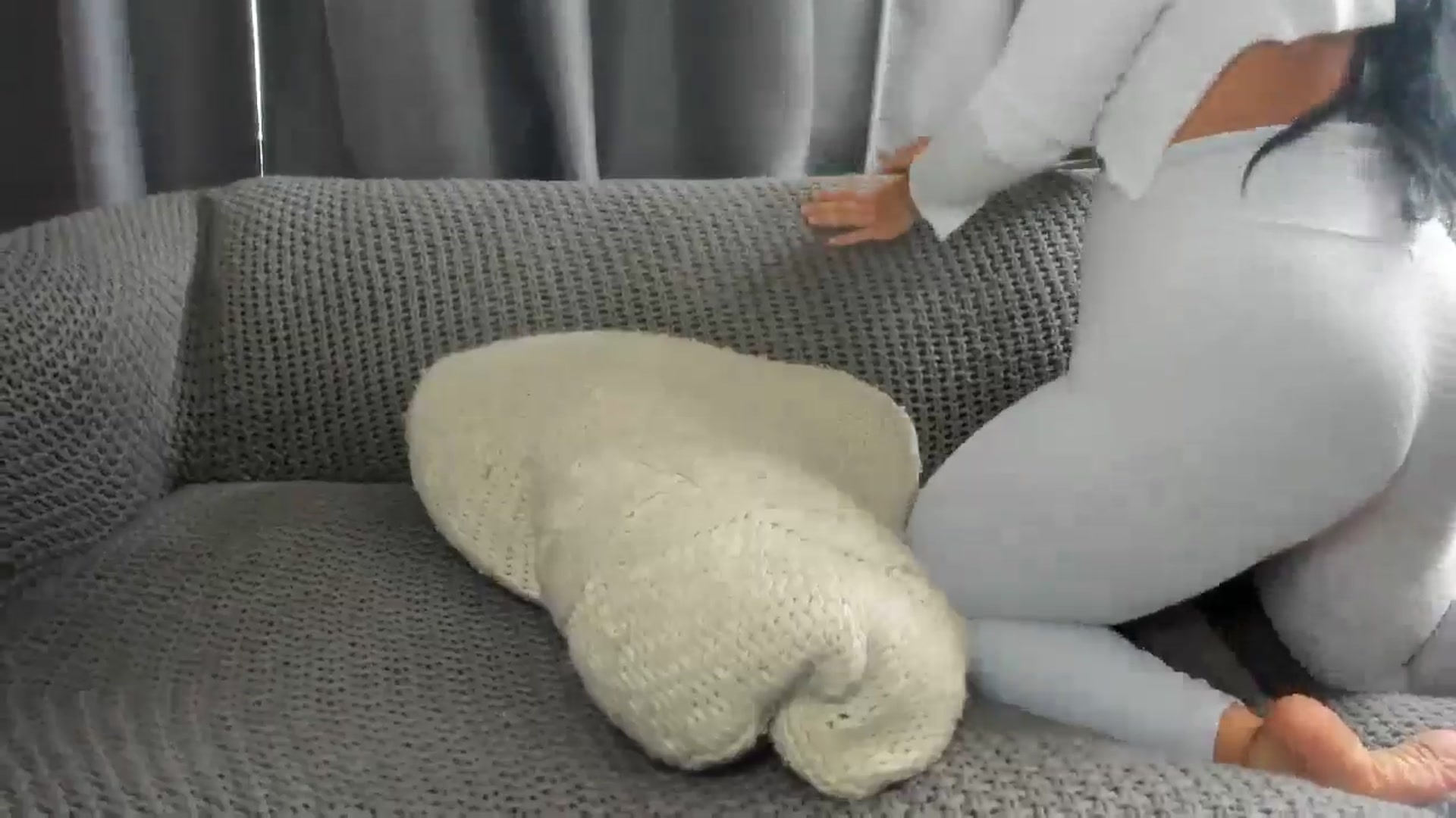 Gallery image thumbnail from Saandruskaa's myfreecams stream on, 07/17/2024, 17:43 image 14 of 20