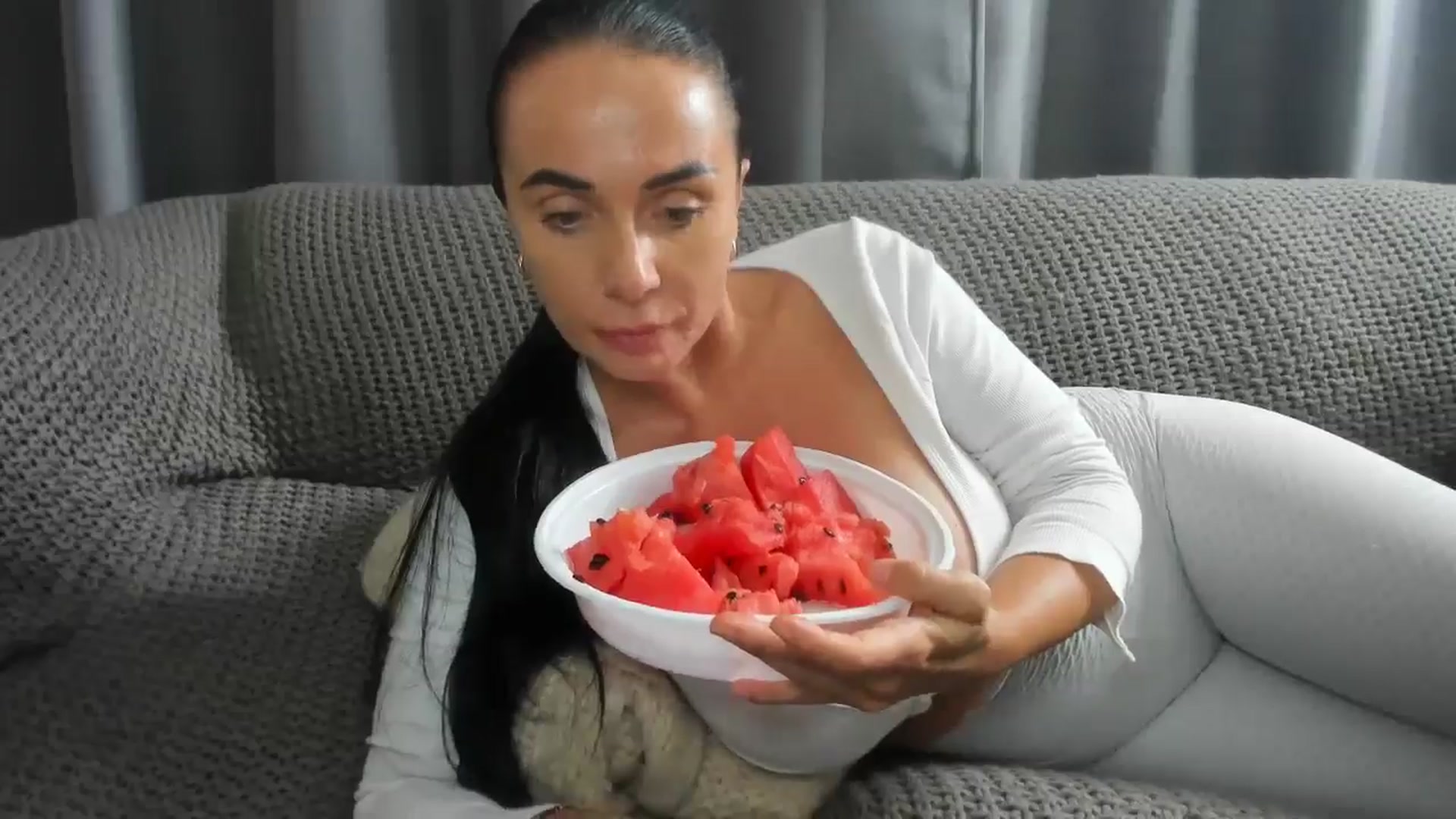Gallery image thumbnail from Saandruskaa's myfreecams stream on, 07/19/2024, 17:54 image 8 of 20