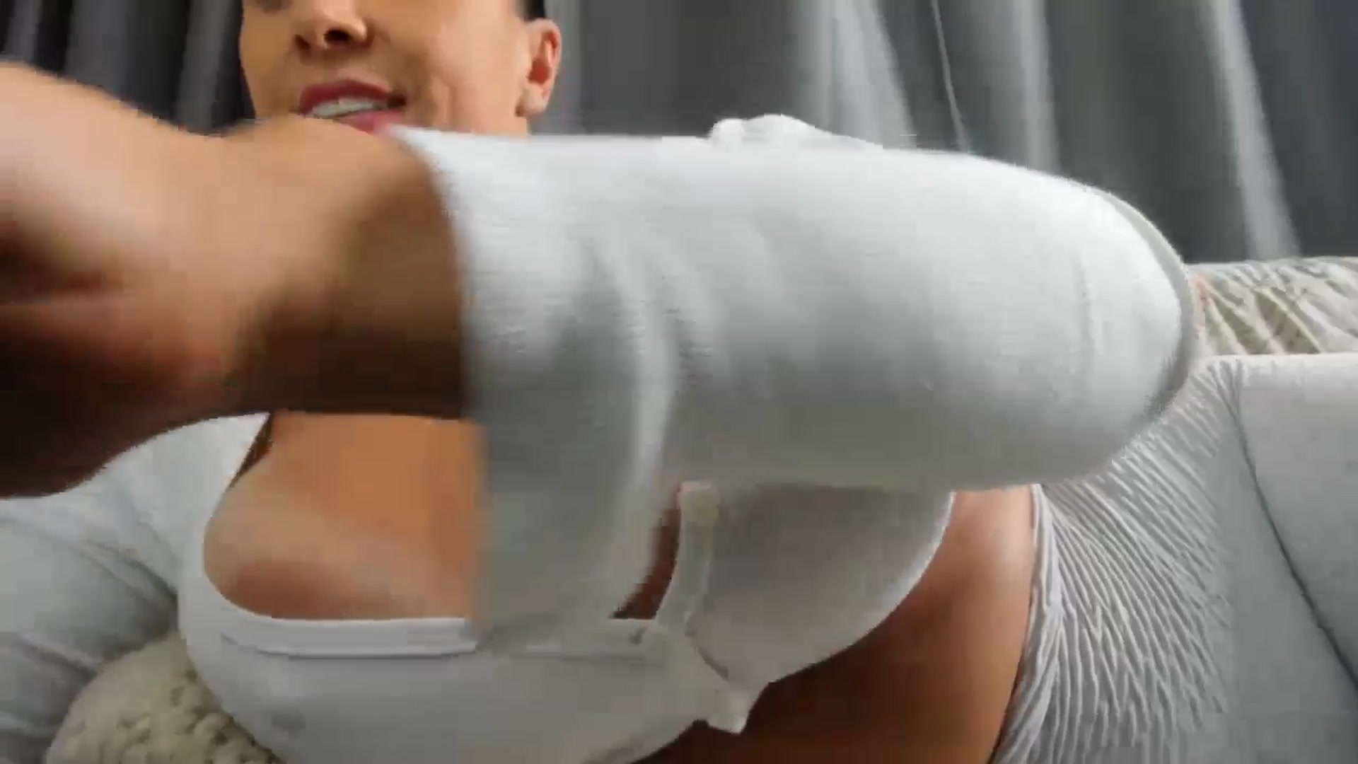 Gallery image thumbnail from Saandruskaa's myfreecams stream on, 07/26/2024, 16:30 image 10 of 20