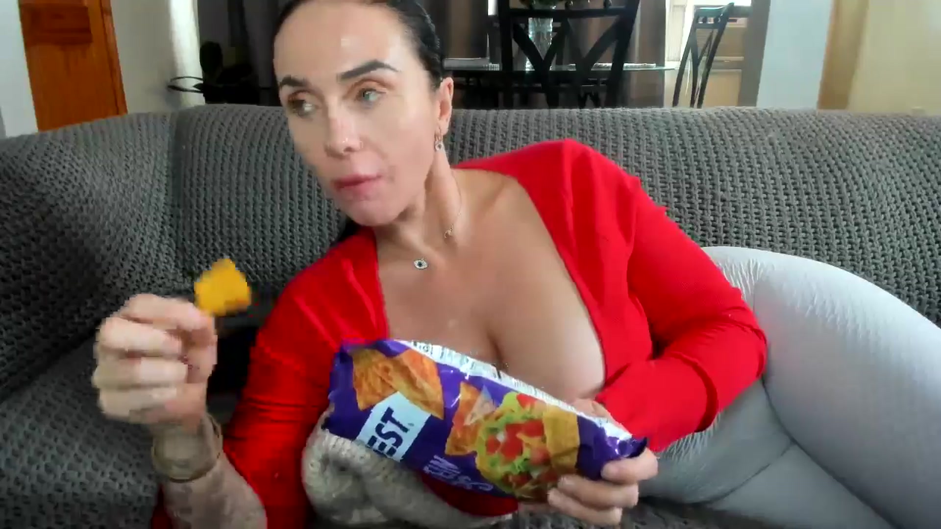 Gallery image thumbnail from Saandruskaa's myfreecams stream on, 10/24/2024, 17:47 image 19 of 20