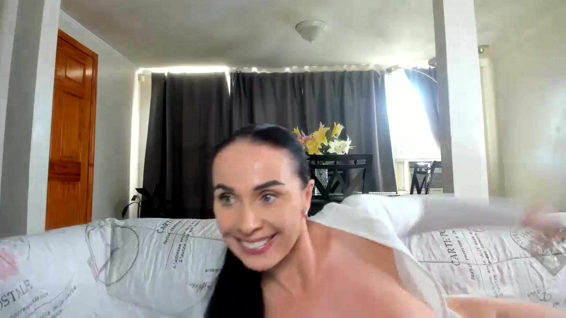 Gallery image thumbnail from Saandruskaa's myfreecams stream on, 11/08/2024, 18:30 image 6 of 20