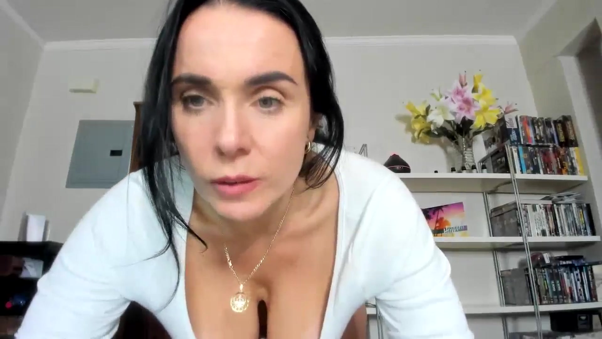 Gallery image thumbnail from Saandruskaa's myfreecams stream on, 11/22/2024, 18:20 image 13 of 20