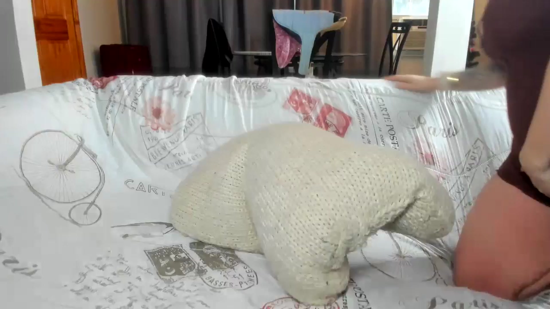 Gallery image thumbnail from Saandruskaa's myfreecams stream on, 12/04/2024, 19:39 image 14 of 20