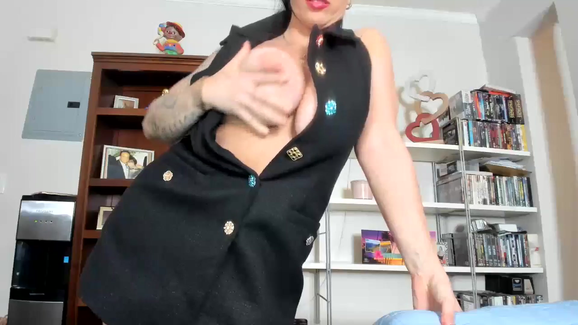 Gallery image thumbnail from Saandruskaa's myfreecams stream on, 03/15/2025, 18:15 image 19 of 20