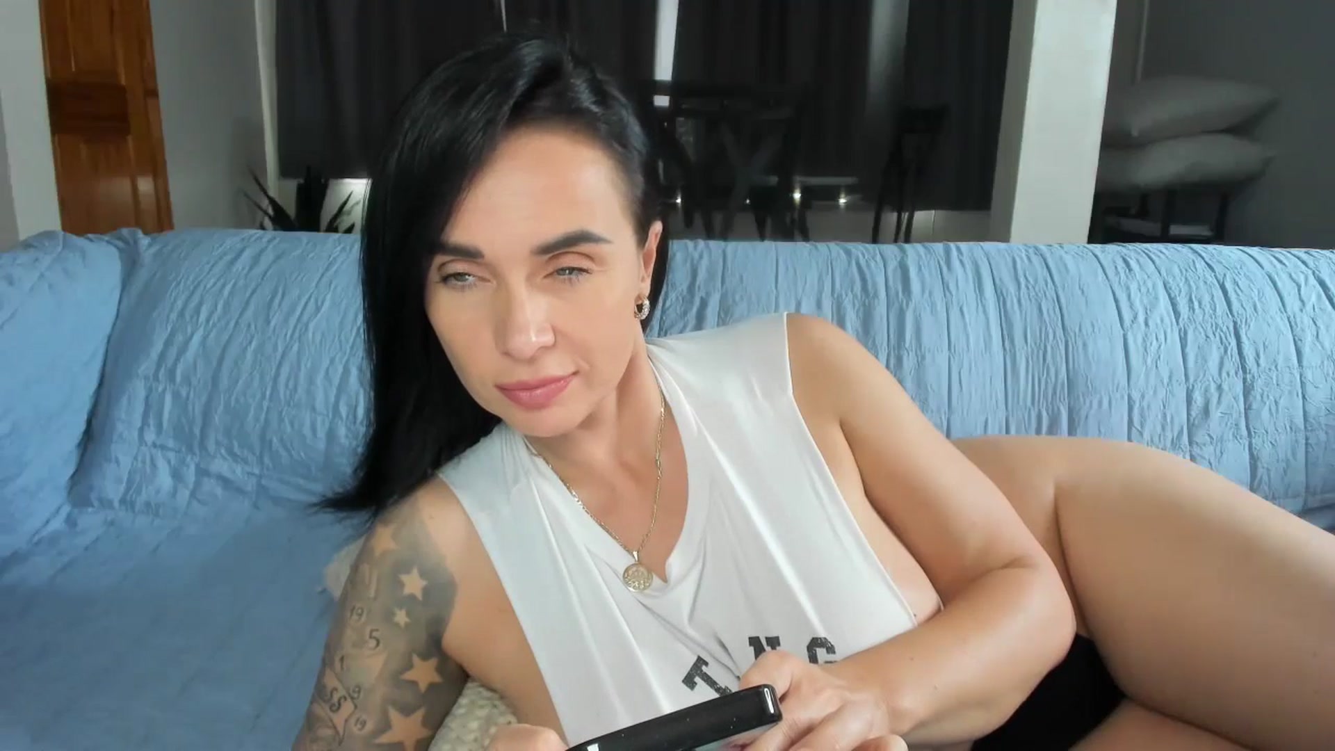 Gallery image thumbnail from Saandruskaa's myfreecams stream on, 04/19/2025, 18:04 image 10 of 20