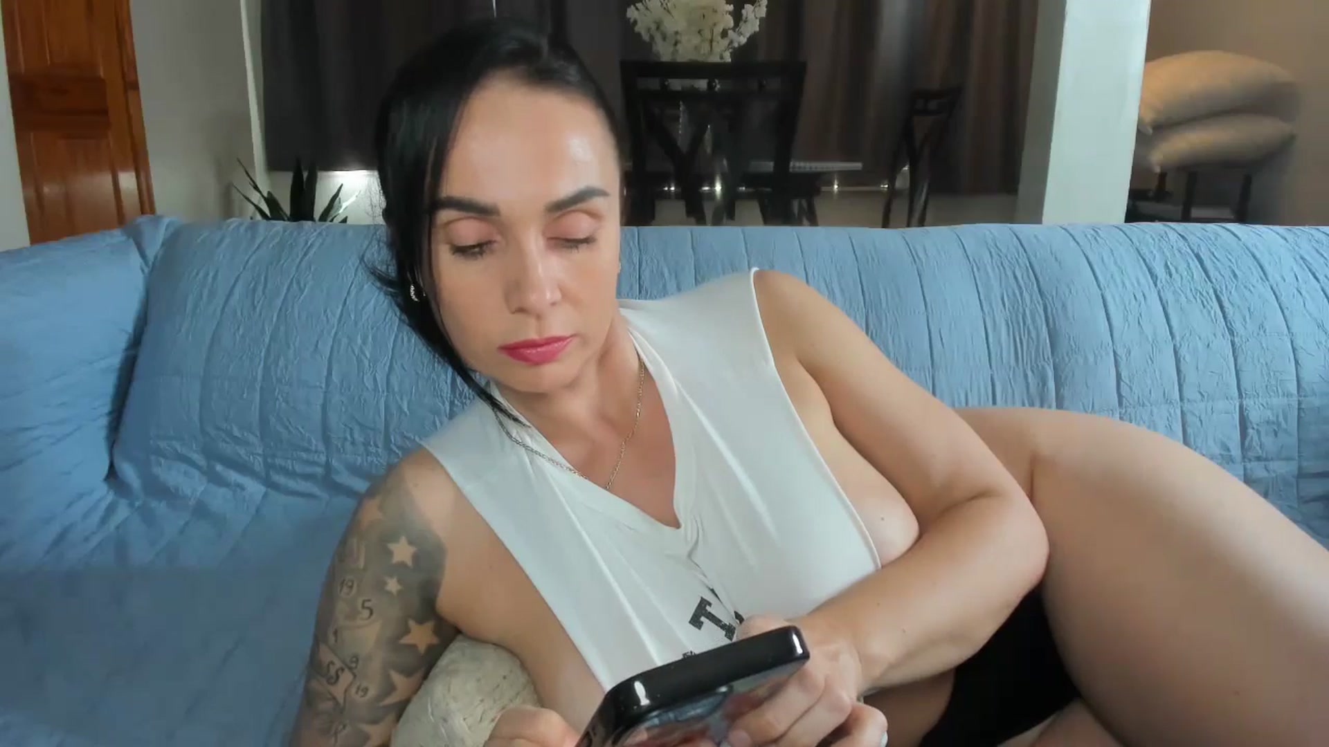 Gallery image thumbnail from Saandruskaa's myfreecams stream on, 04/25/2025, 19:08 image 2 of 20