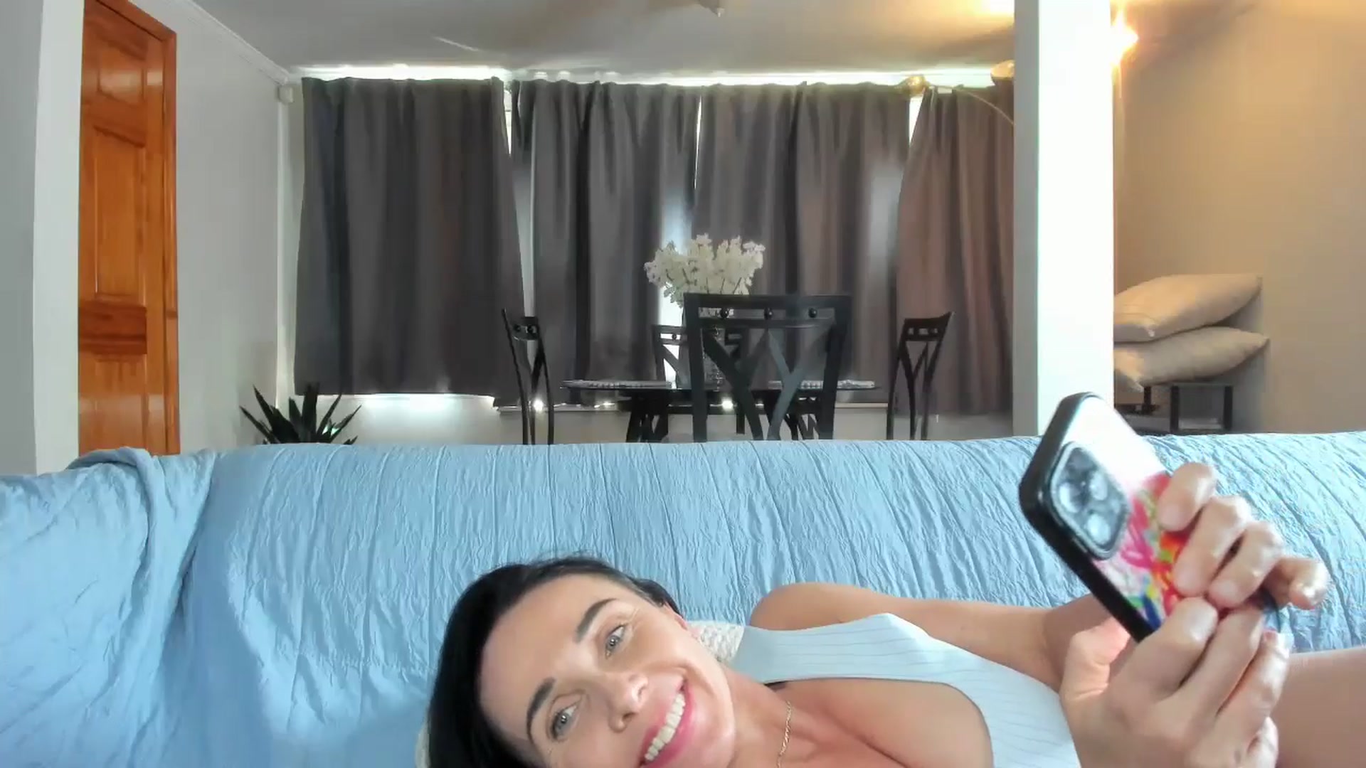 Gallery image thumbnail from Saandruskaa's myfreecams stream on, 05/01/2025, 20:09 image 3 of 20