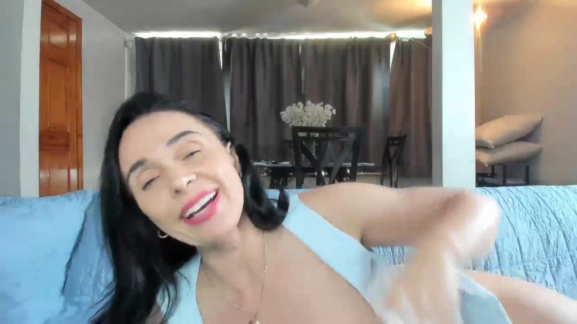 Gallery image thumbnail from Saandruskaa's myfreecams stream on, 05/02/2025, 18:45 image 13 of 20