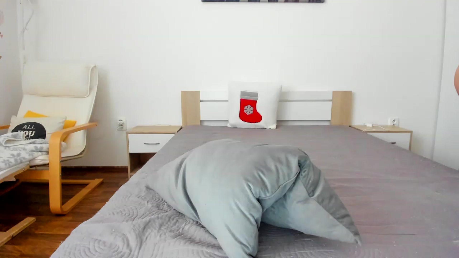 Gallery image thumbnail from Saandruskka's myfreecams stream on, 11/19/2022, 13:07 image 1 of 20