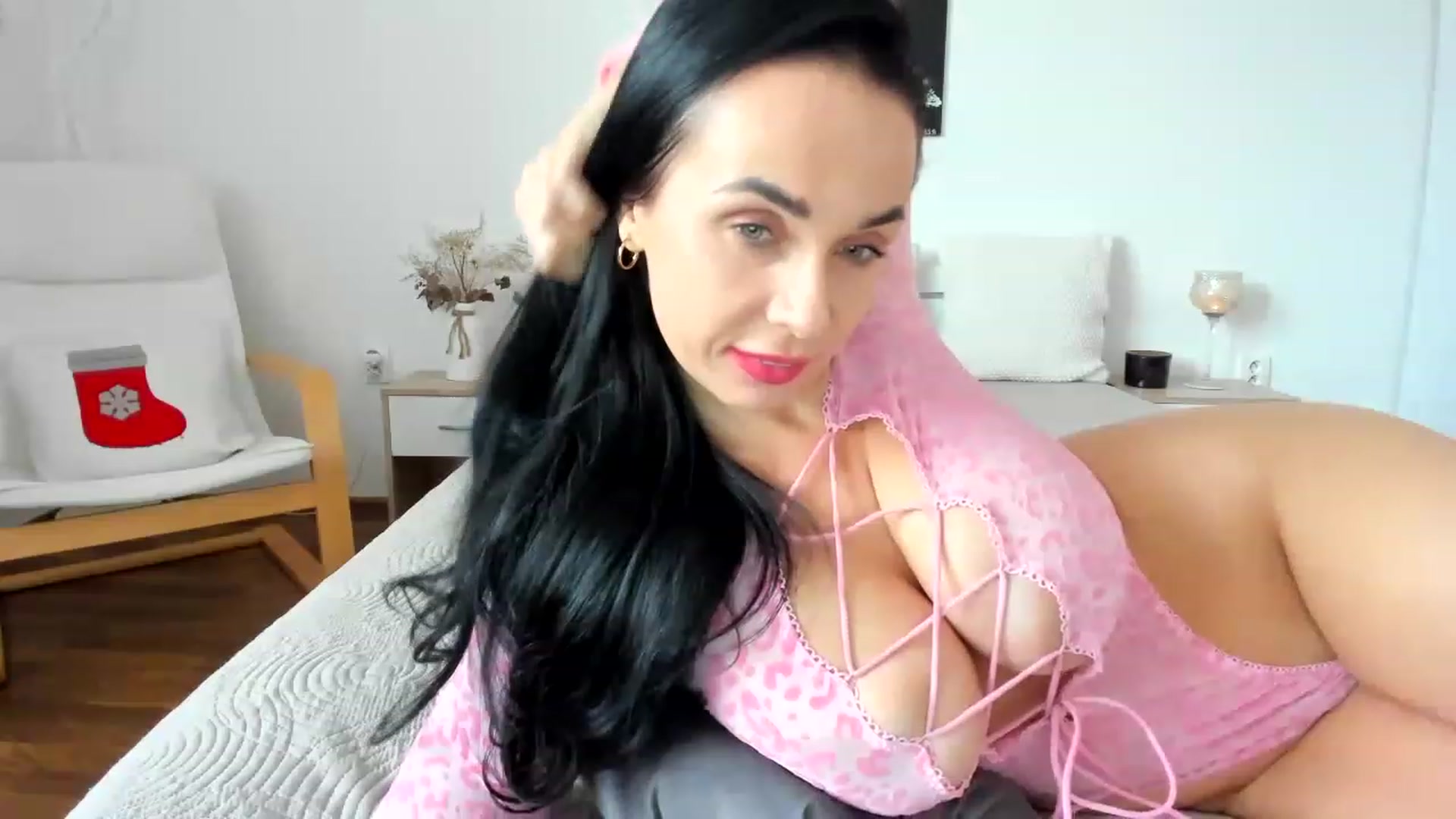 Gallery image thumbnail from Saandruskka's myfreecams stream on, 12/11/2022, 09:43 image 19 of 20