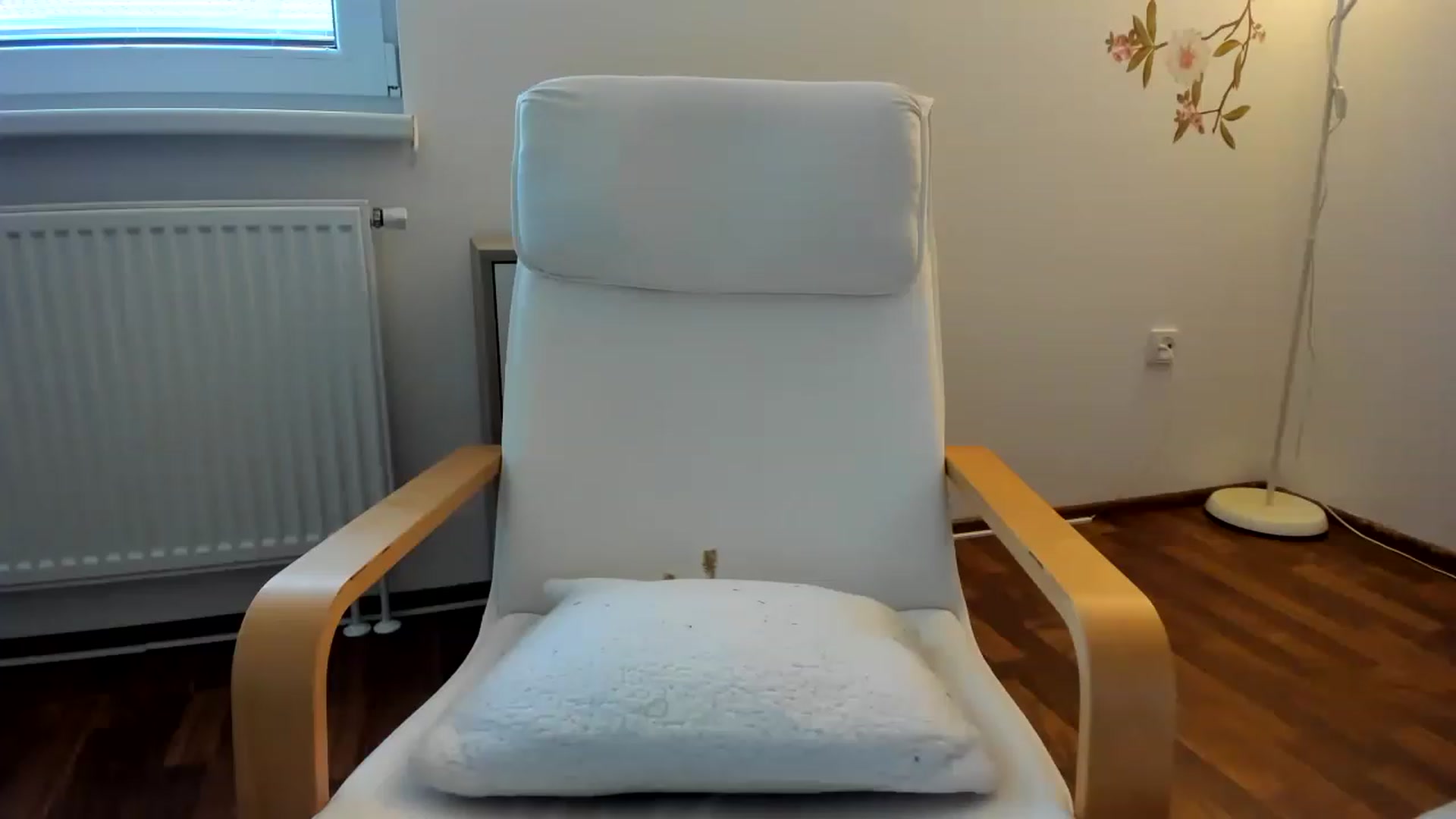 Gallery image thumbnail from Saandruskka's myfreecams stream on, 12/11/2022, 13:23 image 8 of 20