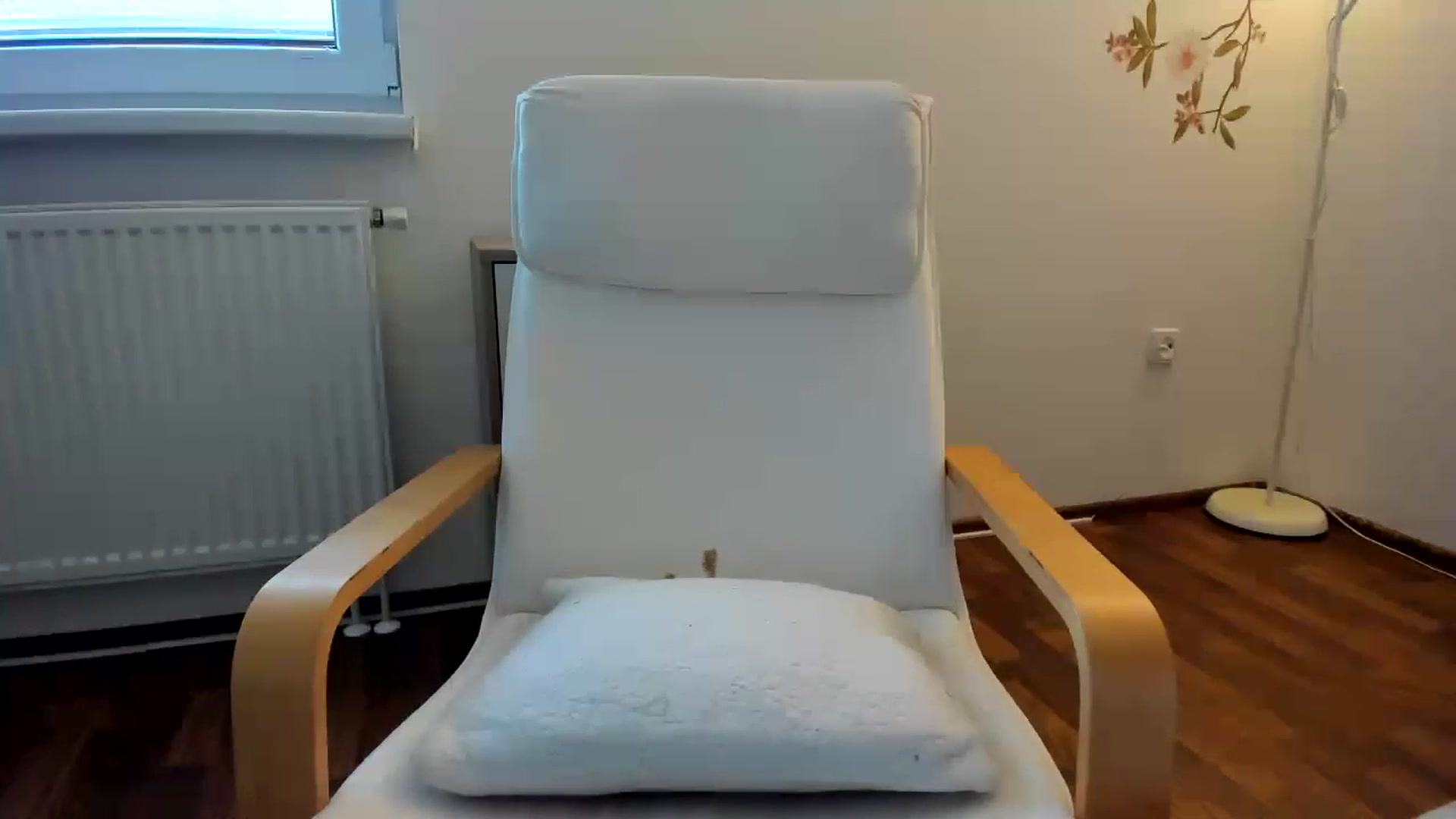 Gallery image thumbnail from Saandruskka's myfreecams stream on, 12/11/2022, 13:23 image 9 of 20