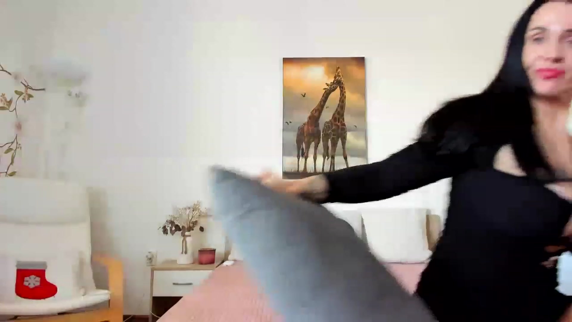Gallery image thumbnail from Saandruskka's myfreecams stream on, 01/01/2023, 11:31 image 16 of 20