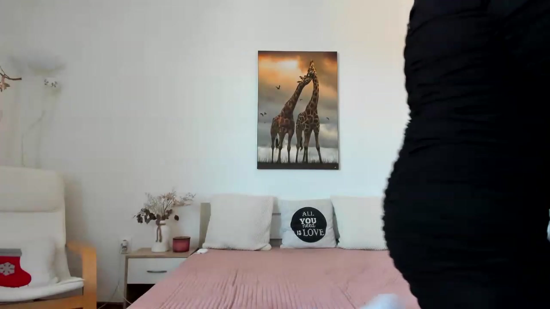 Gallery image thumbnail from Saandruskka's myfreecams stream on, 01/01/2023, 13:12 image 12 of 20