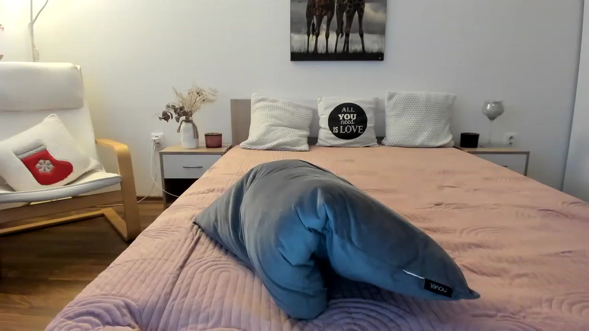 Gallery image thumbnail from Saandruskka's myfreecams stream on, 01/03/2023, 14:26 image 5 of 20