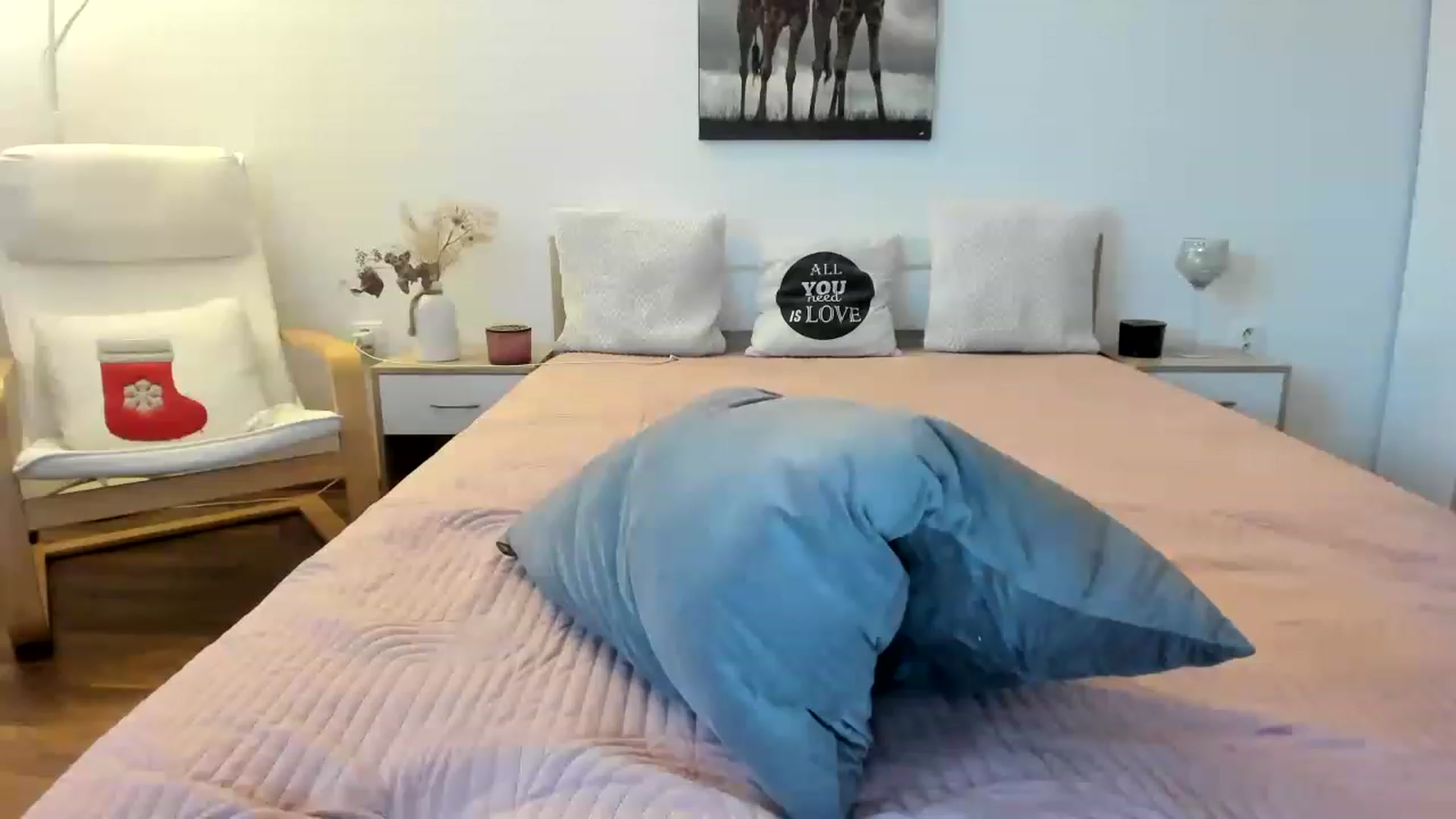Gallery image thumbnail from Saandruskka's myfreecams stream on, 01/08/2023, 13:02 image 16 of 20