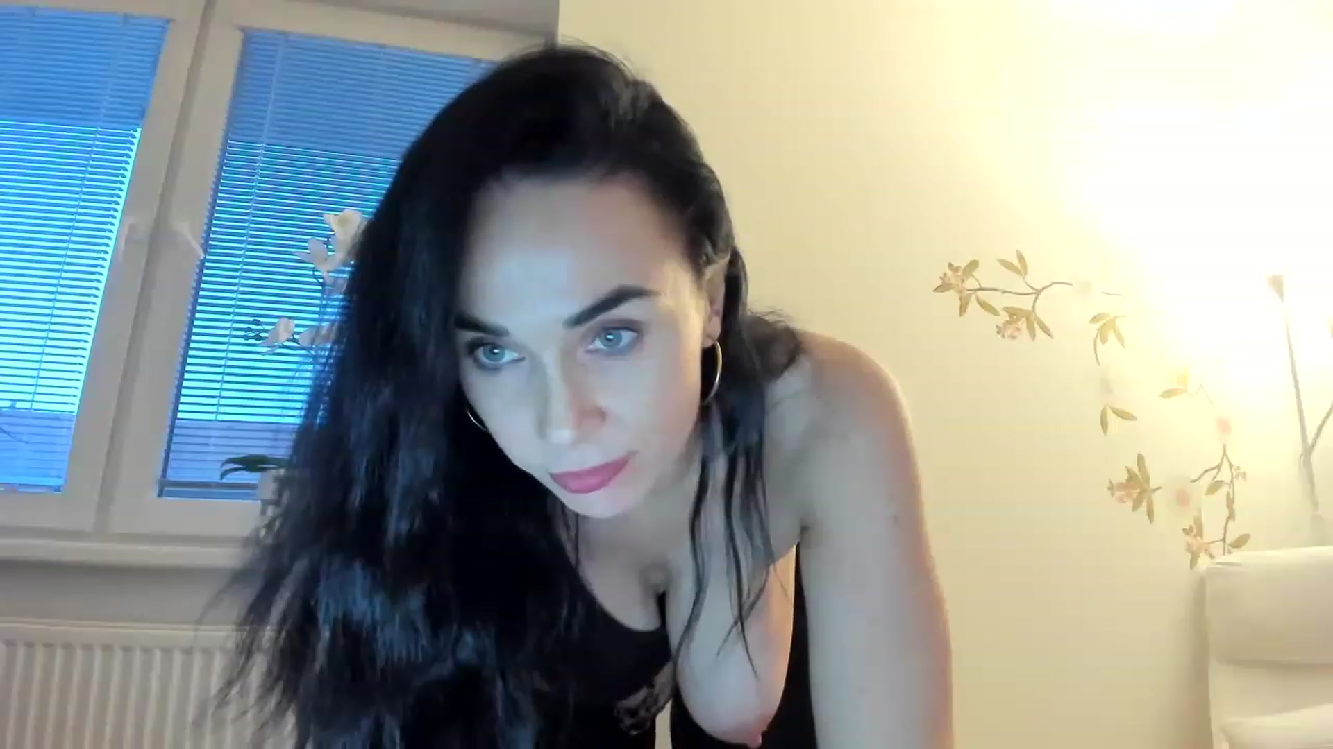 Gallery image thumbnail from Saandruskka's myfreecams stream on, 02/01/2023, 16:01 image 17 of 20