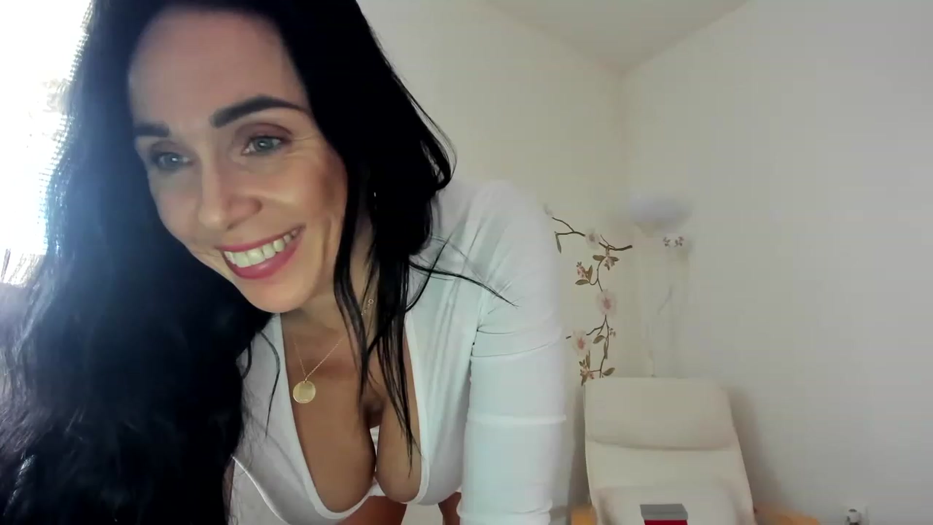 Gallery image thumbnail from Saandruskka's myfreecams stream on, 02/12/2023, 14:33 image 6 of 20