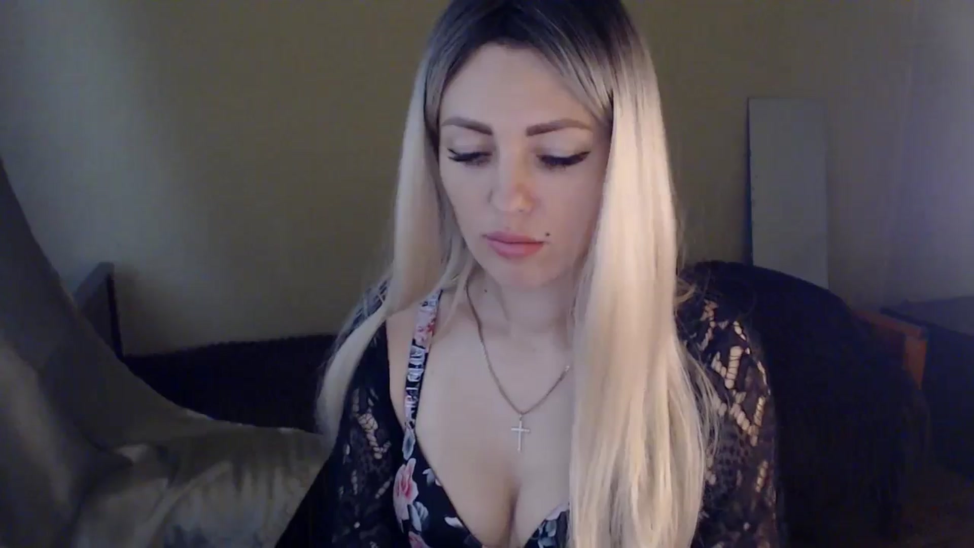 Gallery image thumbnail from Sabine8's myfreecams stream on, 05/15/2024, 10:48 image 14 of 20