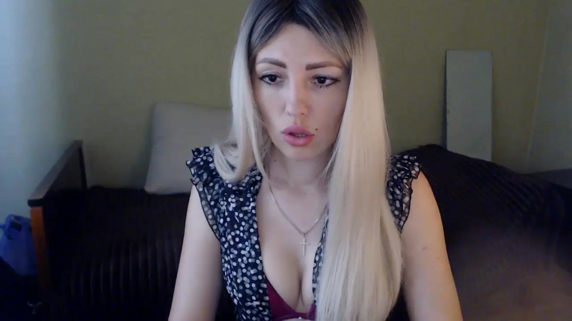 Gallery image thumbnail from Sabine8's myfreecams stream on, 06/12/2024, 10:33 image 18 of 20
