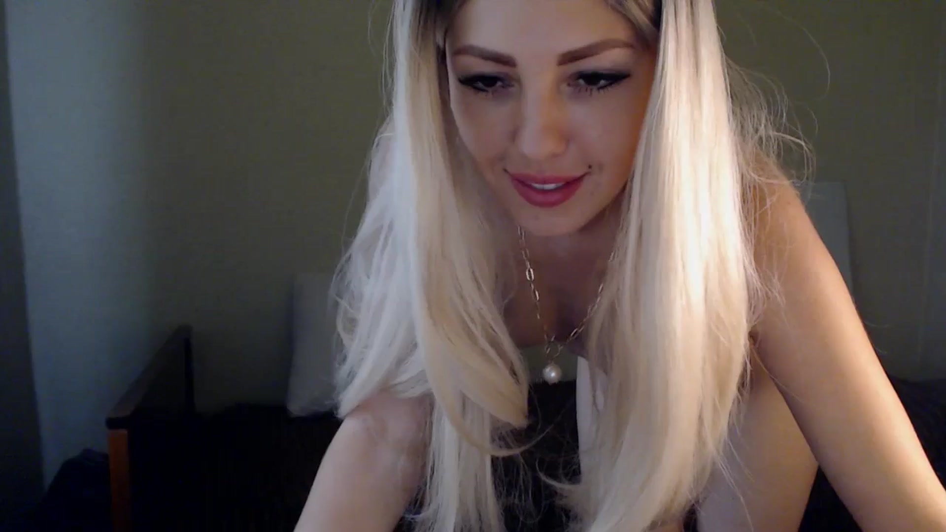 Gallery image thumbnail from Sabine8's myfreecams stream on, 07/03/2024, 11:07 image 16 of 20