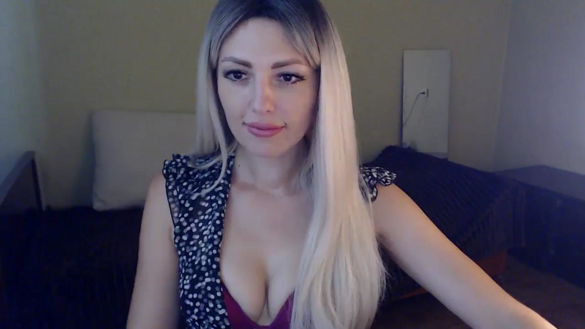 Gallery image thumbnail from Sabine8's myfreecams stream on, 07/22/2024, 11:15 image 16 of 20