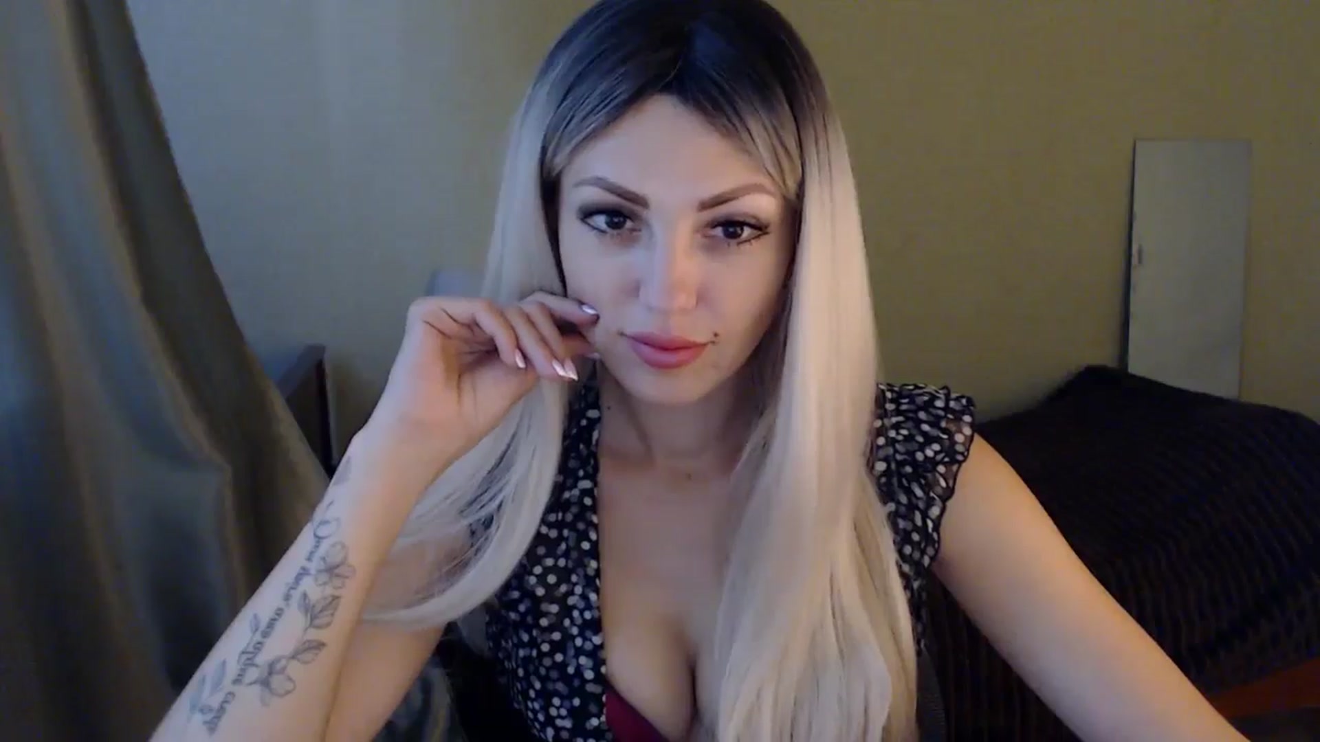 Gallery image thumbnail from Sabine8's myfreecams stream on, 07/25/2024, 11:10 image 3 of 20
