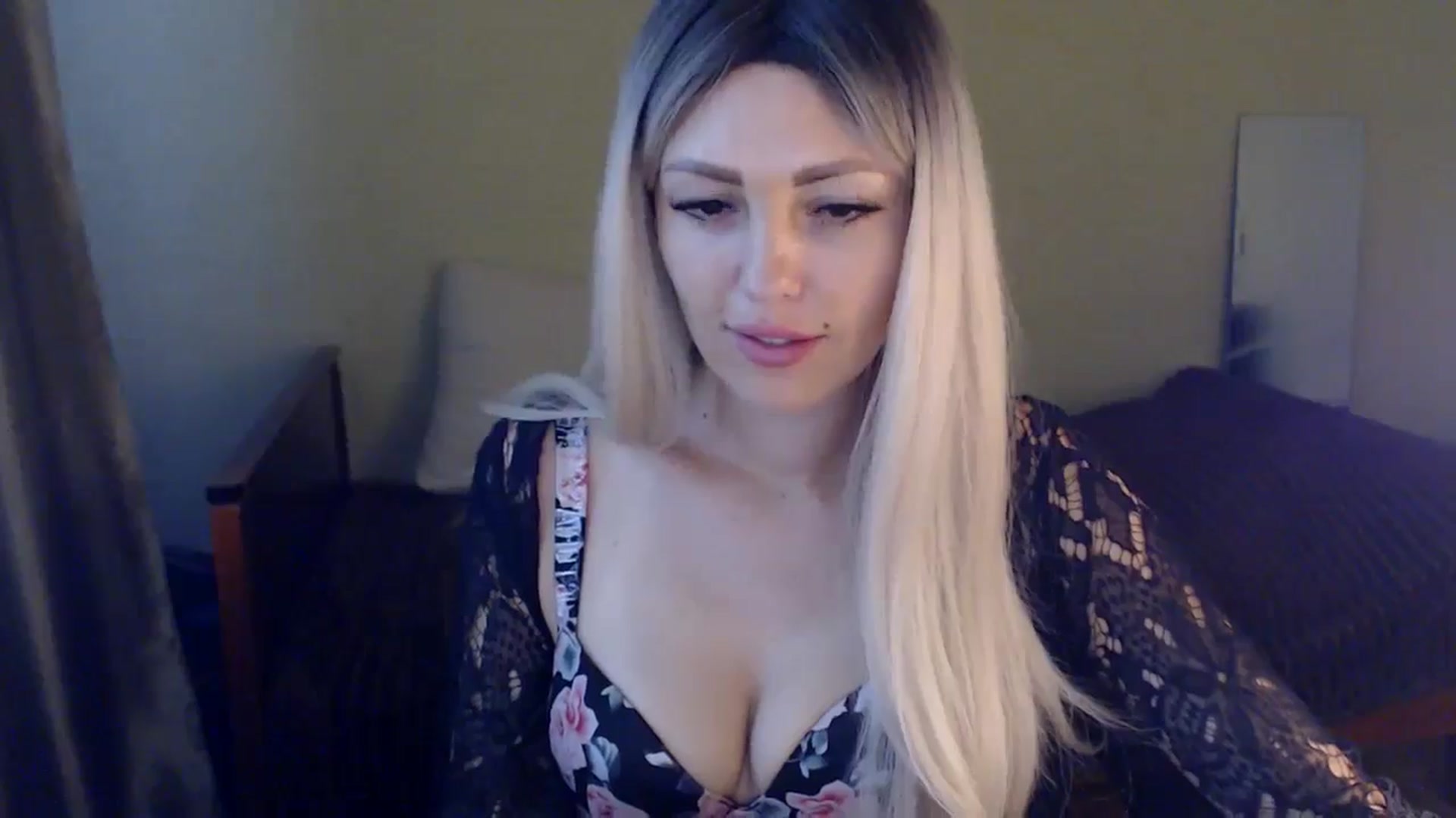 Gallery image thumbnail from Sabine8's myfreecams stream on, 07/29/2024, 14:32 image 12 of 20