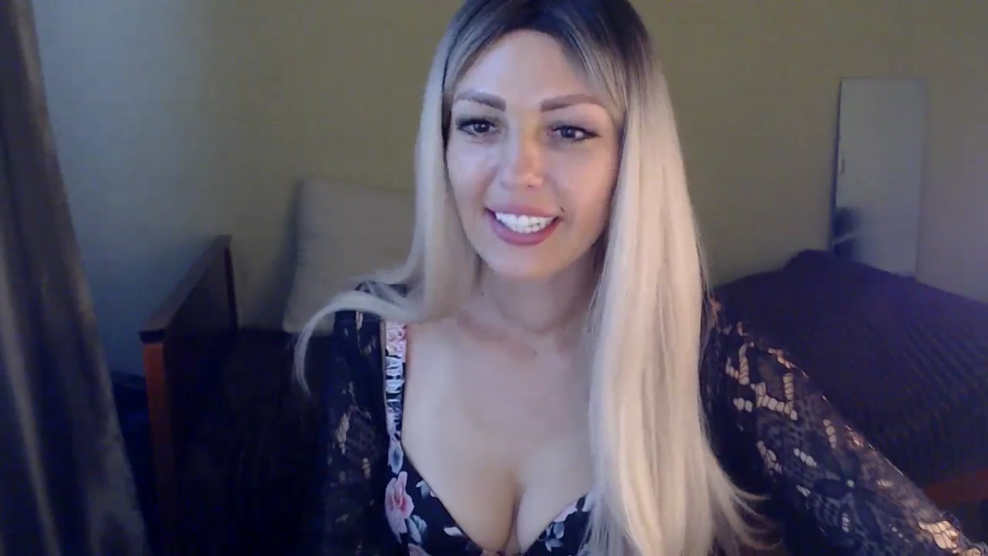 Gallery image thumbnail from Sabine8's myfreecams stream on, 07/29/2024, 14:32 image 8 of 20