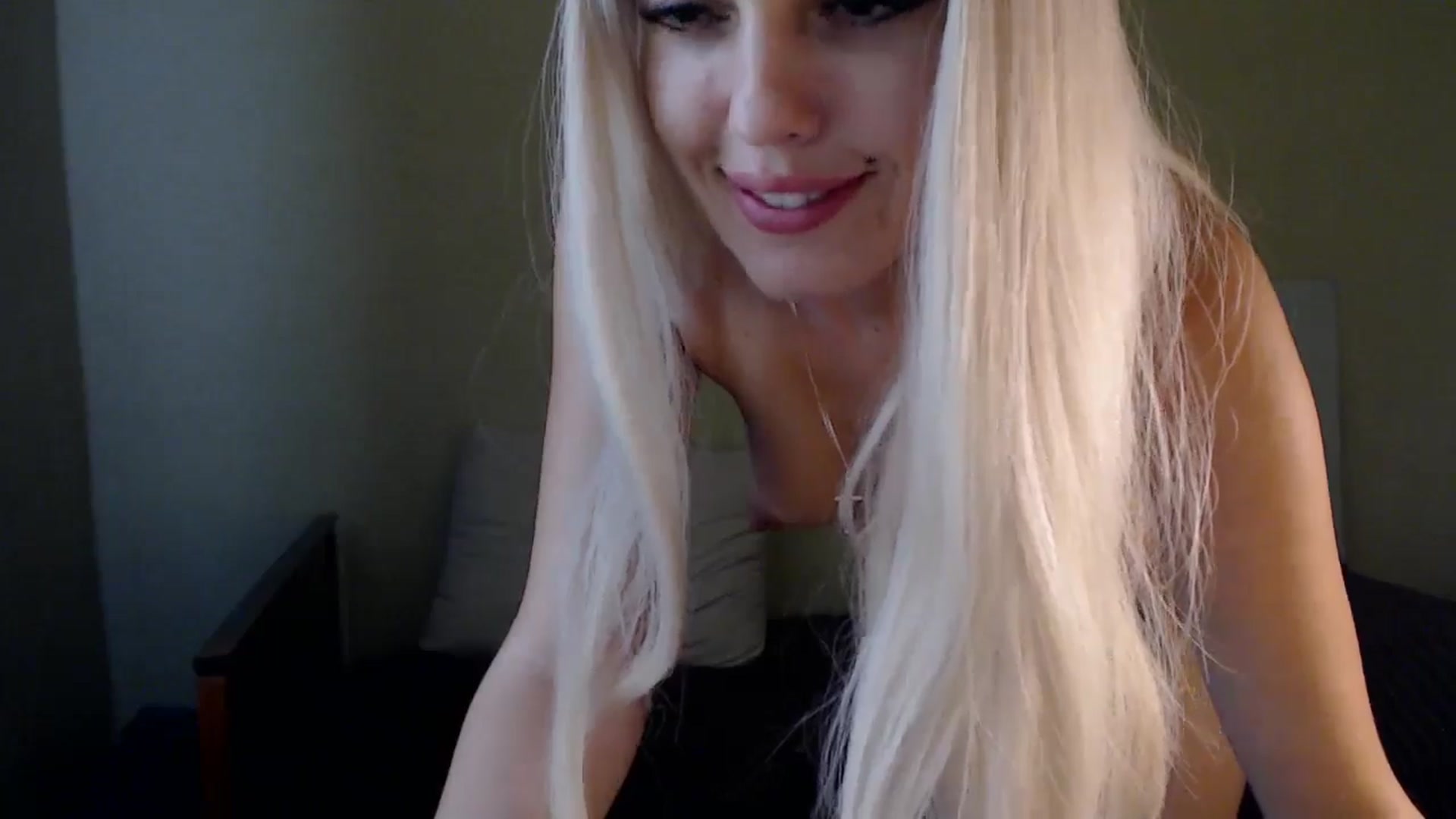 Gallery image thumbnail from Sabine8's myfreecams stream on, 08/06/2024, 10:31 image 3 of 20