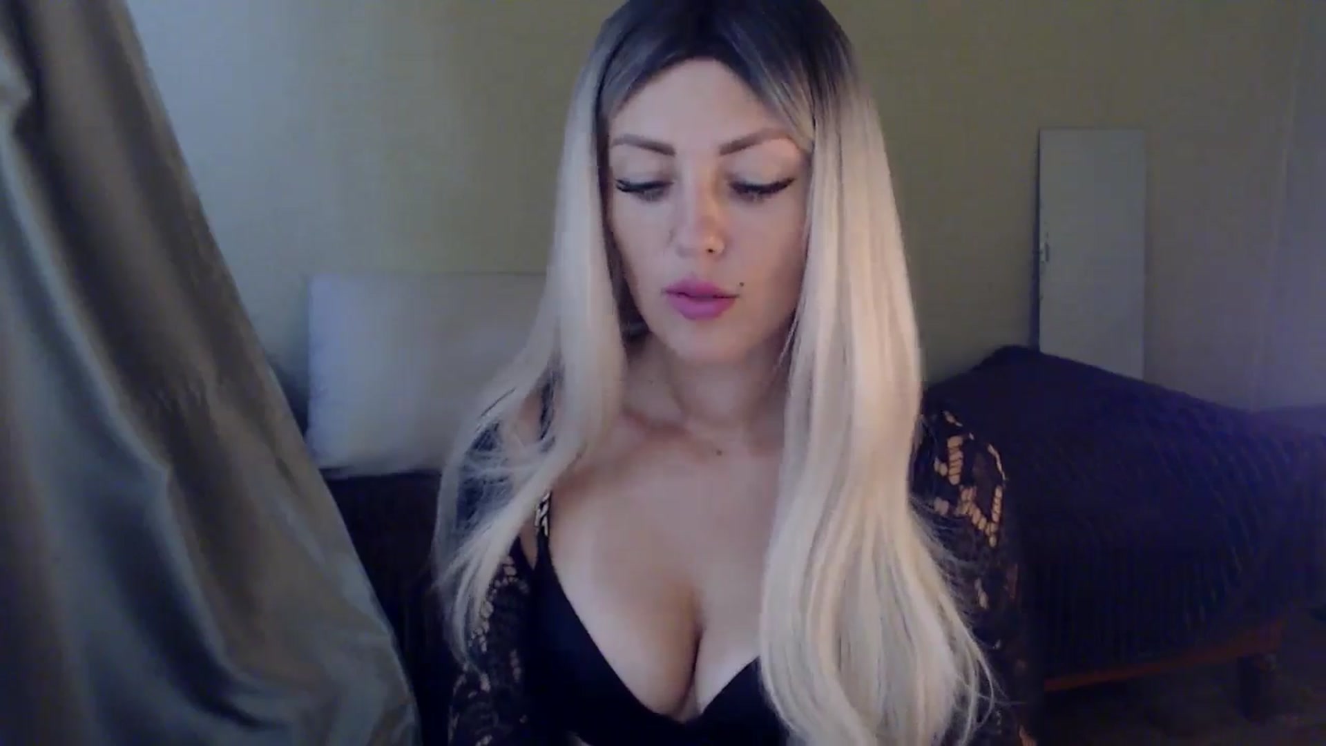 Gallery image thumbnail from Sabine8's myfreecams stream on, 09/12/2024, 09:26 image 11 of 20