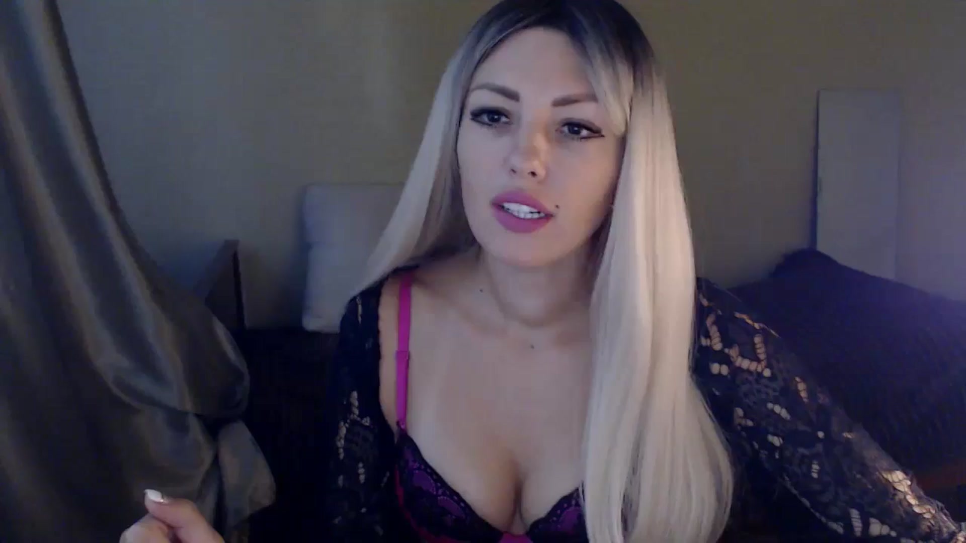 Gallery image thumbnail from Sabine8's myfreecams stream on, 09/19/2024, 08:46 image 1 of 20