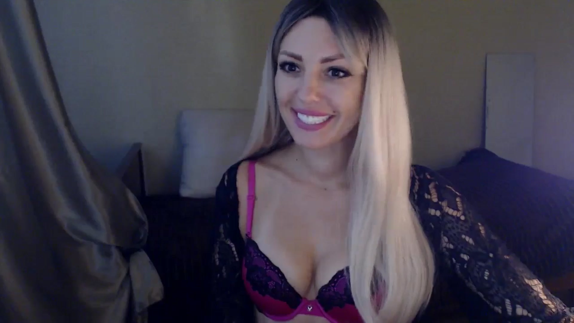 Gallery image thumbnail from Sabine8's myfreecams stream on, 09/19/2024, 08:46 image 10 of 20