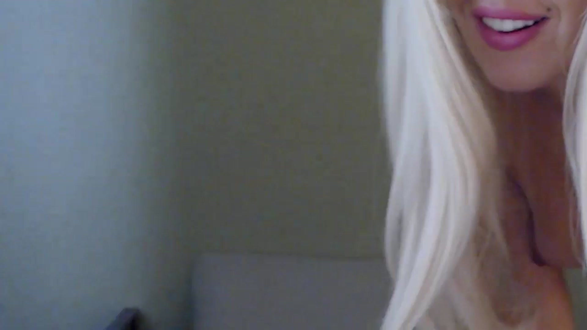 Gallery image thumbnail from Sabine8's myfreecams stream on, 09/27/2024, 10:57 image 12 of 20