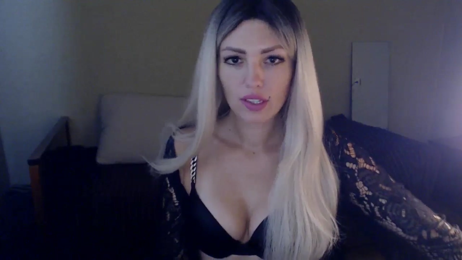 Gallery image thumbnail from Sabine8's myfreecams stream on, 10/01/2024, 10:18 image 10 of 20