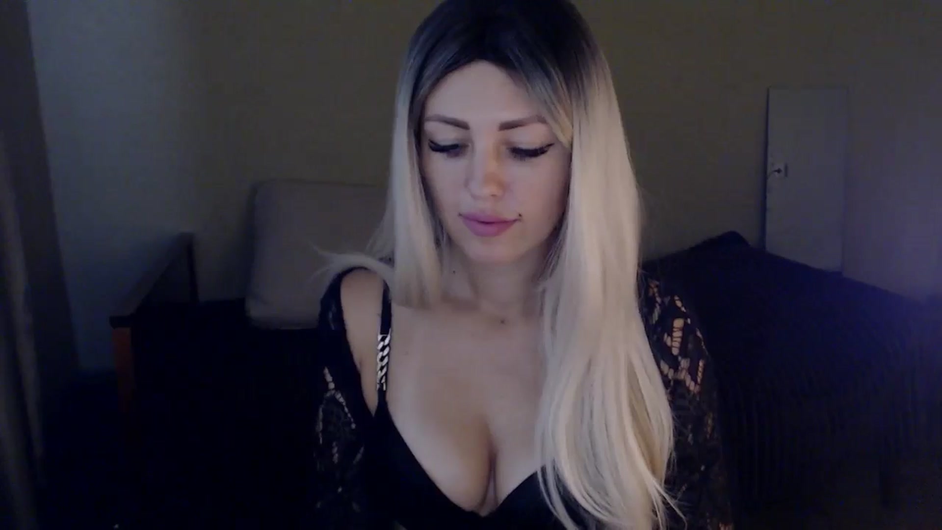 Gallery image thumbnail from Sabine8's myfreecams stream on, 10/08/2024, 08:53 image 18 of 20