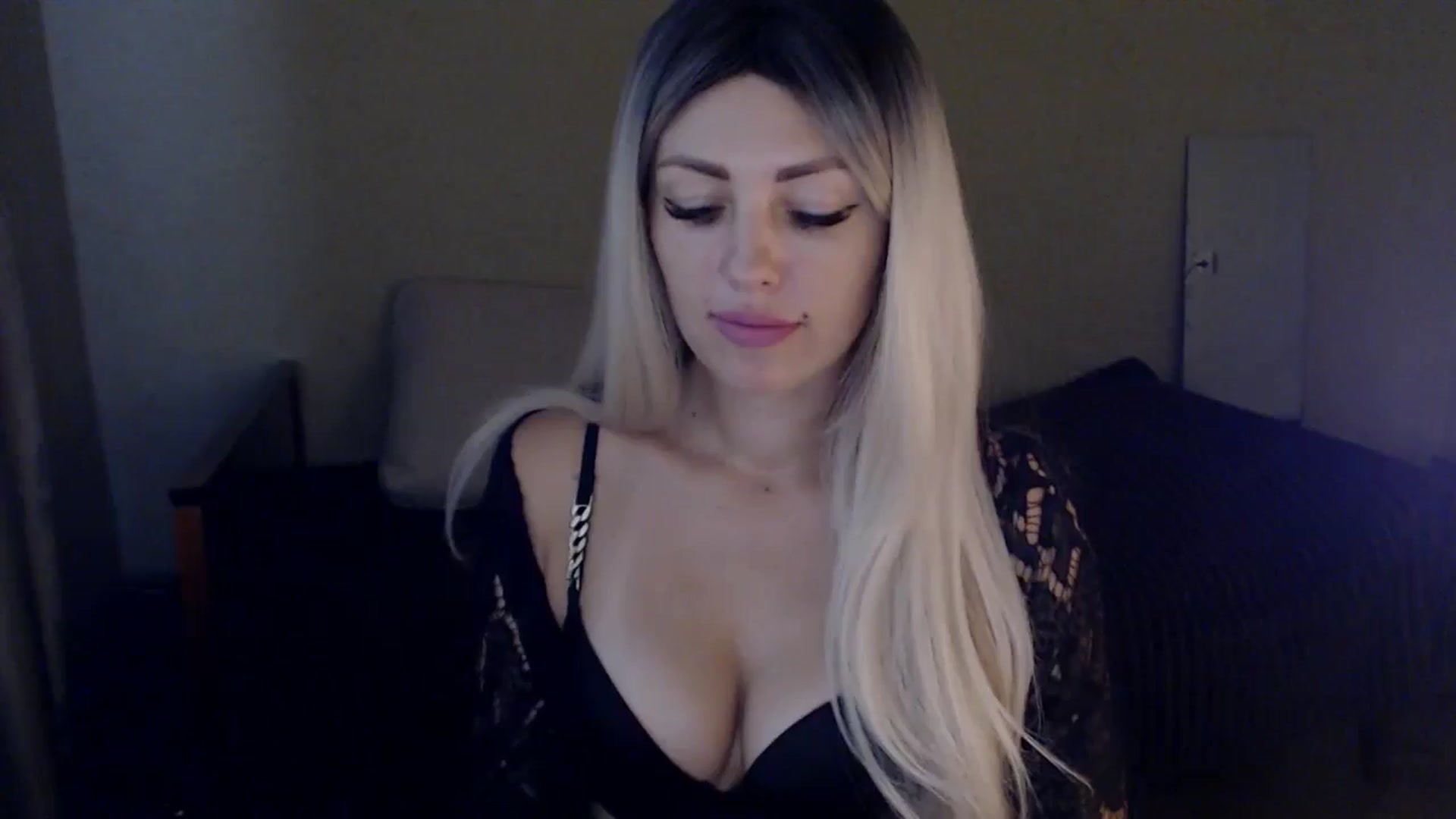 Gallery image thumbnail from Sabine8's myfreecams stream on, 10/08/2024, 08:53 image 8 of 20