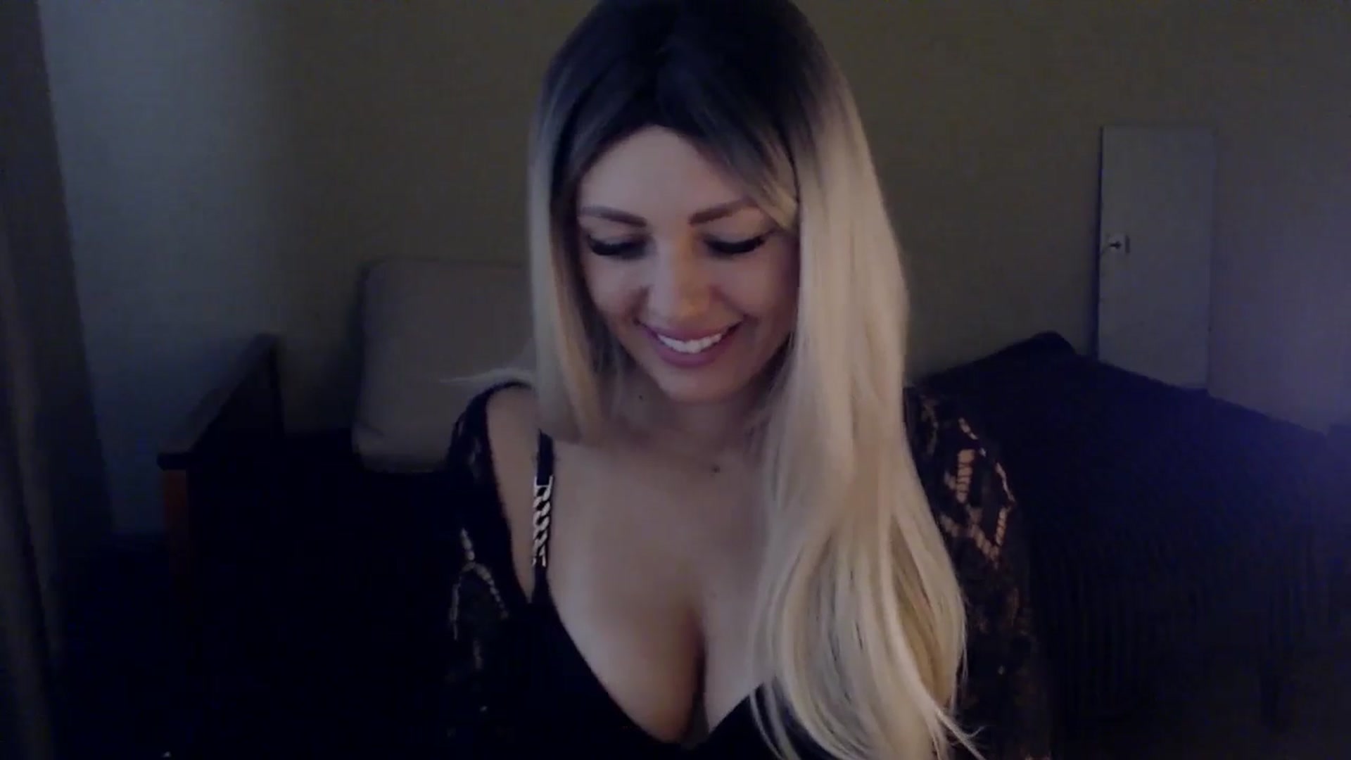 Gallery image thumbnail from Sabine8's myfreecams stream on, 10/08/2024, 08:53 image 17 of 20