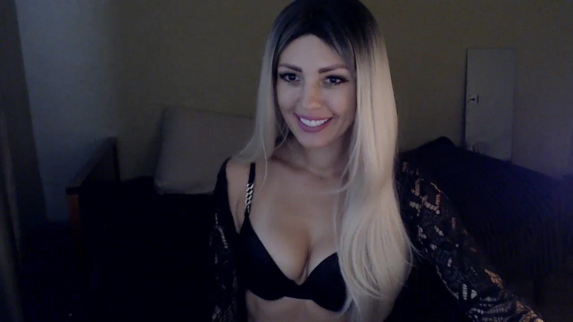 Gallery image thumbnail from Sabine8's myfreecams stream on, 10/08/2024, 10:39 image 8 of 20