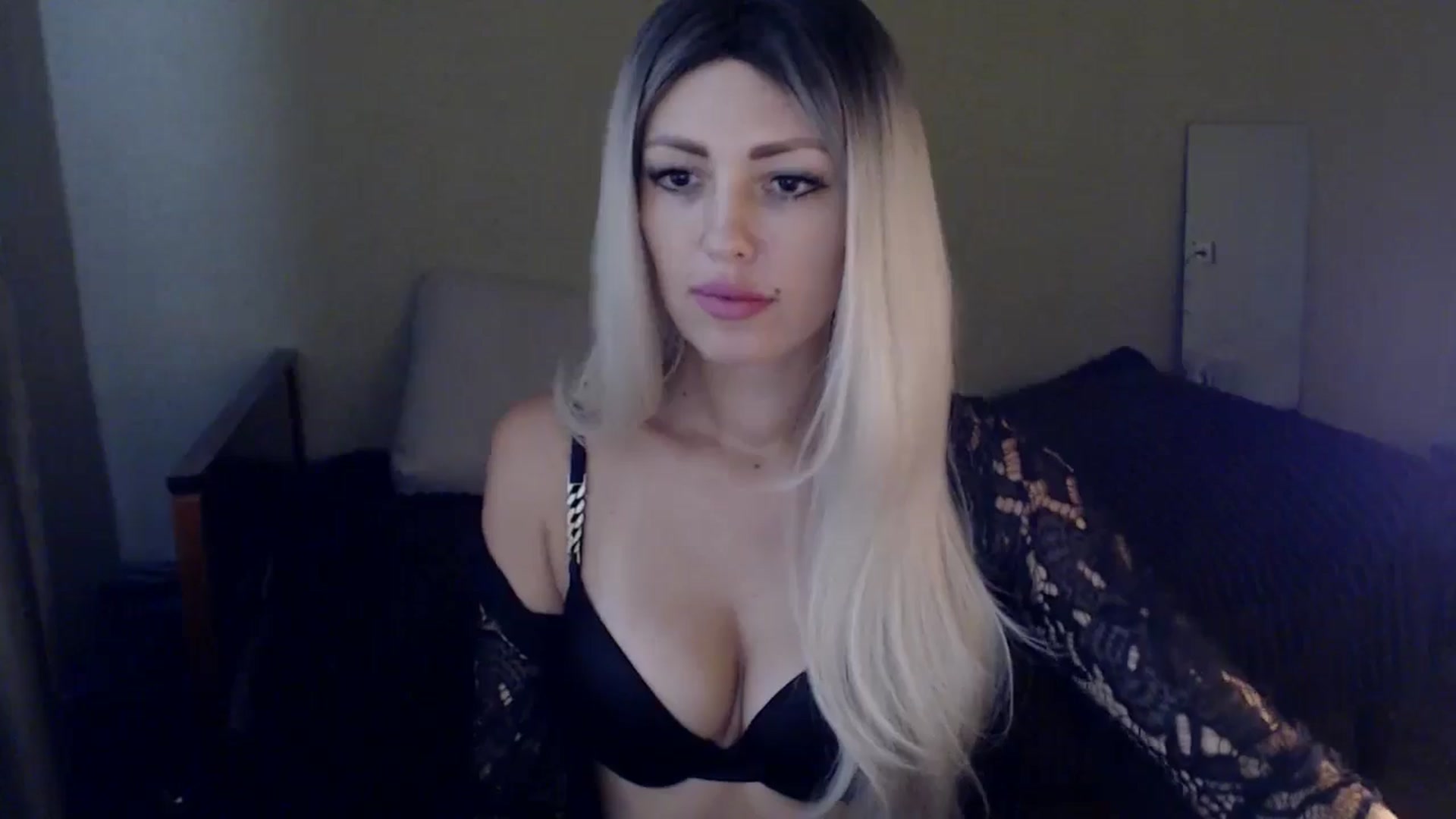 Gallery image thumbnail from Sabine8's myfreecams stream on, 10/08/2024, 10:39 image 19 of 20